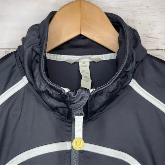 Lululemon tracker jacket - Picture 2 of 6